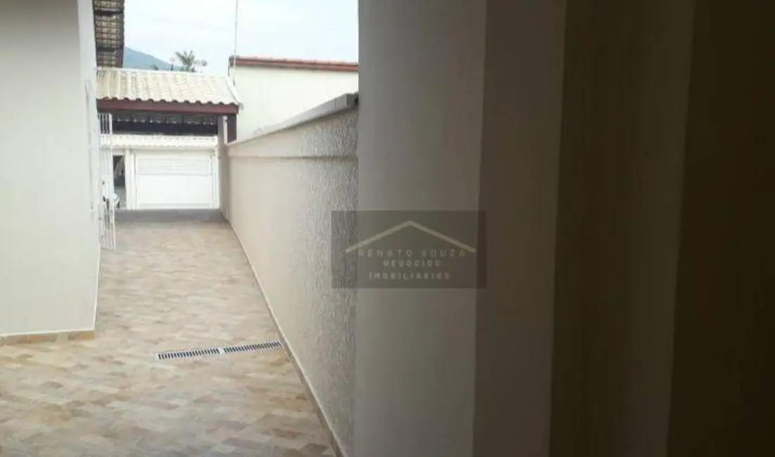 Casa com 3 quartos à venda, 250m2 em Peruibe - SP - imagem 8 Foto 8 de Casa com 3 quartos à venda, 250m2 em Peruibe - SP