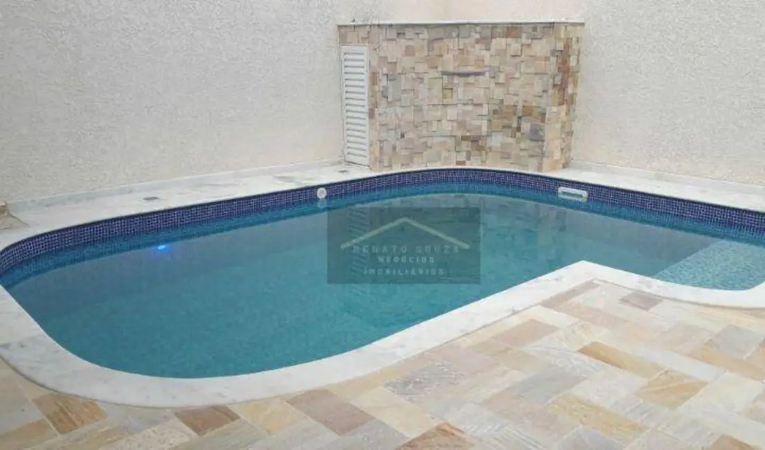 Casa com 3 quartos à venda, 250m2 em Peruibe - SP - imagem 3 Foto 3 de Casa com 3 quartos à venda, 250m2 em Peruibe - SP