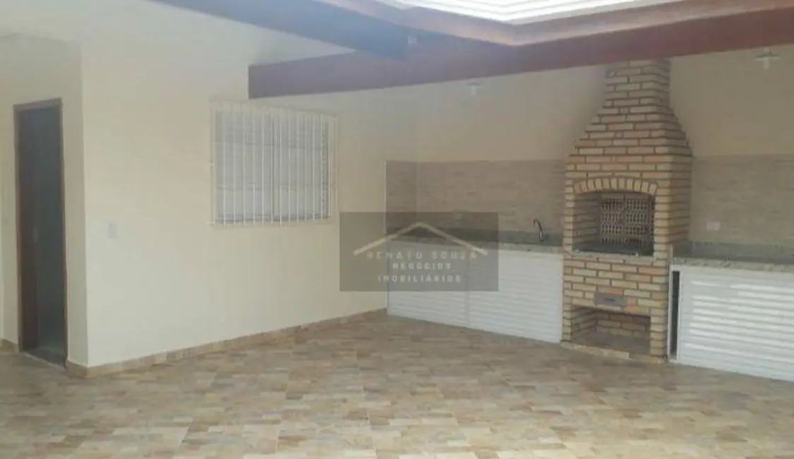 Casa com 3 quartos à venda, 250m2 em Peruibe - SP - imagem 5 Foto 5 de Casa com 3 quartos à venda, 250m2 em Peruibe - SP