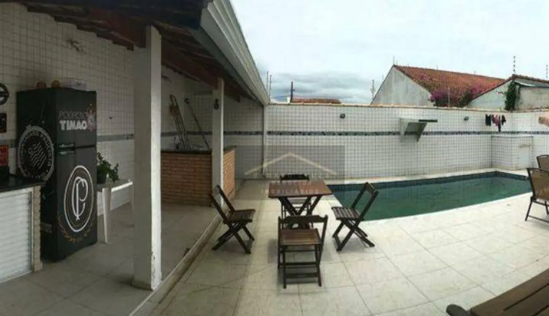 Foto 1 de Casa com 3 quartos à venda, 250m2 em Peruibe - SP