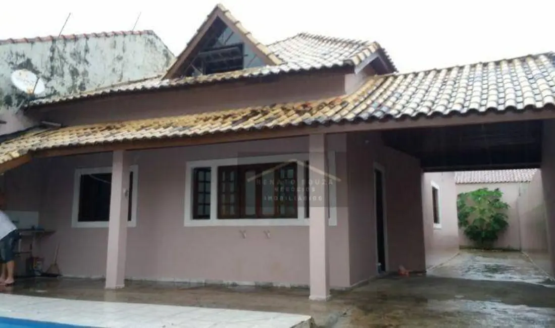 Foto 2 de Sobrado com 4 quartos à venda, 250m2 em Peruibe - SP