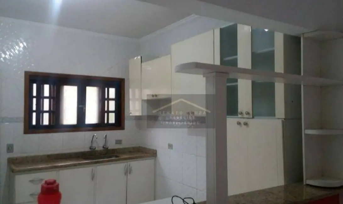 Sobrado com 4 quartos à venda, 250m2 em Peruibe - SP - imagem 9 Foto 9 de Sobrado com 4 quartos à venda, 250m2 em Peruibe - SP