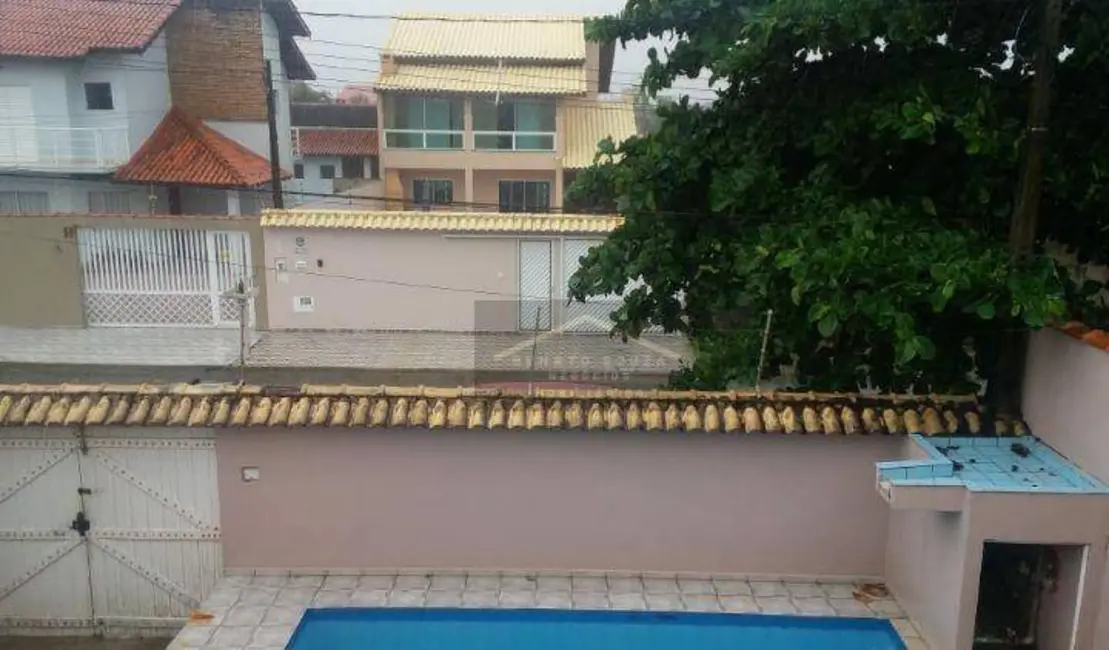 Sobrado com 4 quartos à venda, 250m2 em Peruibe - SP - imagem 4 Foto 4 de Sobrado com 4 quartos à venda, 250m2 em Peruibe - SP