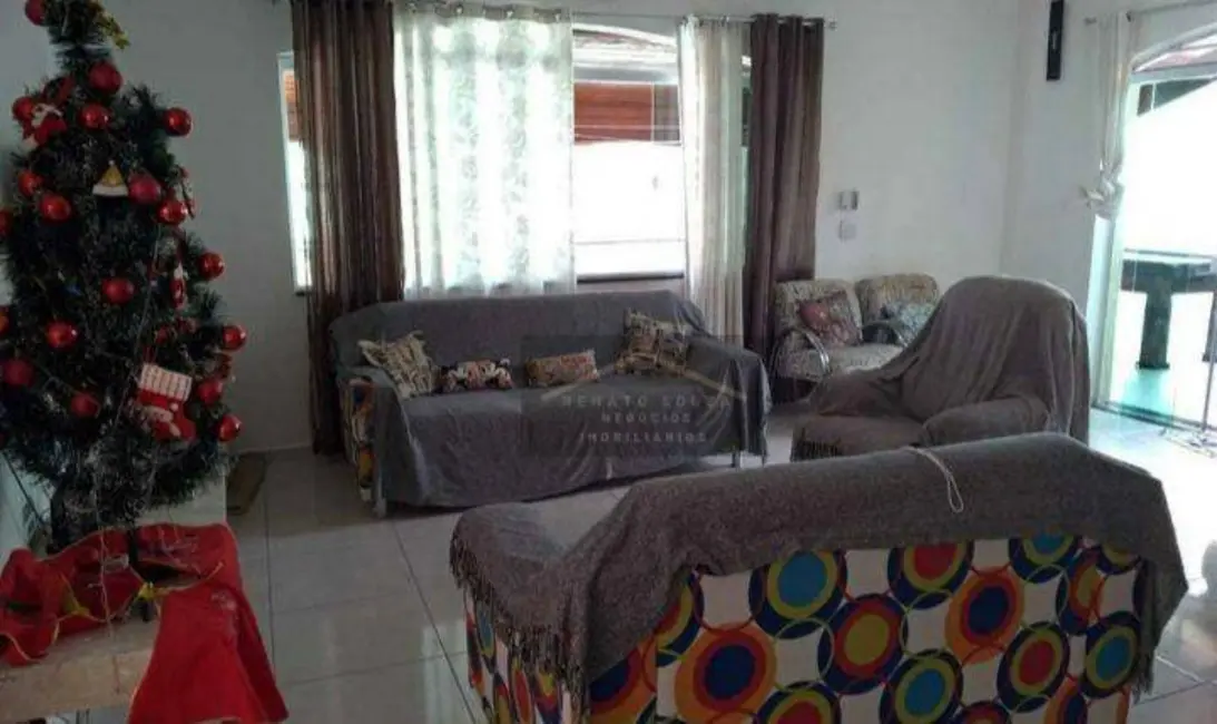 Casa com 3 quartos à venda, 290m2 em Peruibe - SP - imagem 4 Foto 4 de Casa com 3 quartos à venda, 290m2 em Peruibe - SP