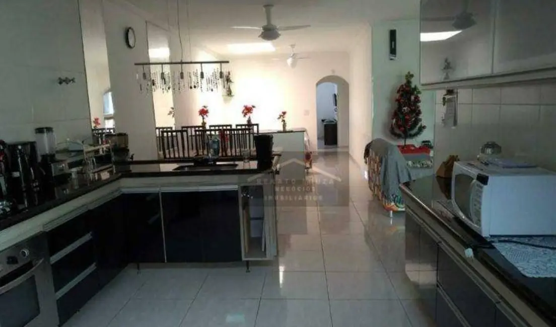 Casa com 3 quartos à venda, 290m2 em Peruibe - SP - imagem 7 Foto 7 de Casa com 3 quartos à venda, 290m2 em Peruibe - SP