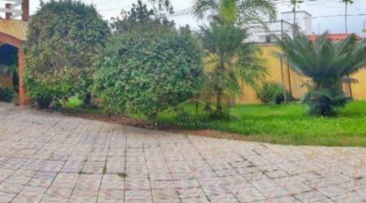 Sobrado com 4 quartos à venda, 500m2 em Peruibe - SP - imagem 6 Foto 6 de Sobrado com 4 quartos à venda, 500m2 em Peruibe - SP