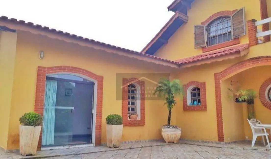 Sobrado com 4 quartos à venda, 500m2 em Peruibe - SP - imagem 1 Foto 1 de Sobrado com 4 quartos à venda, 500m2 em Peruibe - SP