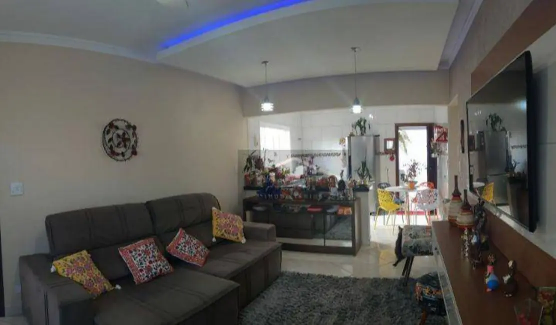 Casa com 2 quartos à venda, 250m2 em Peruibe - SP - imagem 8 Foto 8 de Casa com 2 quartos à venda, 250m2 em Peruibe - SP