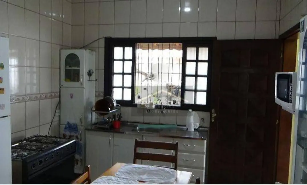Sobrado com 3 quartos à venda, 360m2 em Peruibe - SP - imagem 6 Foto 6 de Sobrado com 3 quartos à venda, 360m2 em Peruibe - SP