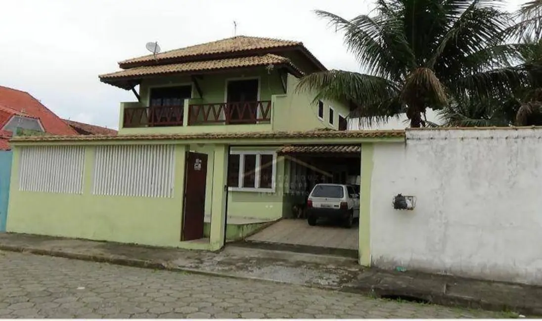 Foto 1 de Sobrado com 3 quartos à venda, 360m2 em Peruibe - SP