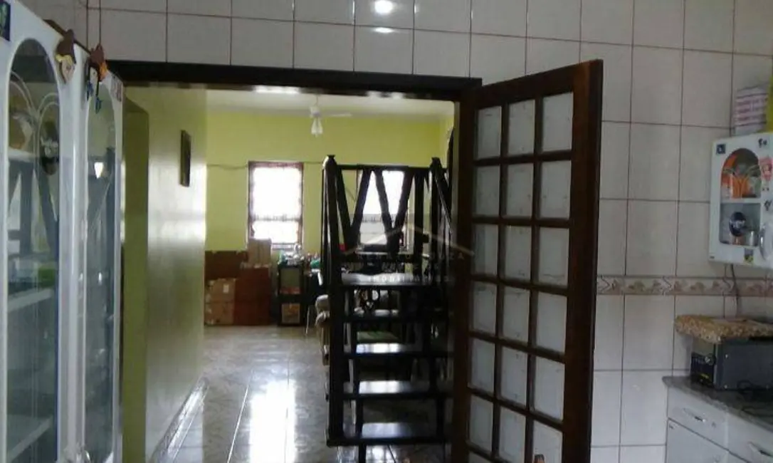 Sobrado com 3 quartos à venda, 360m2 em Peruibe - SP - imagem 5 Foto 5 de Sobrado com 3 quartos à venda, 360m2 em Peruibe - SP