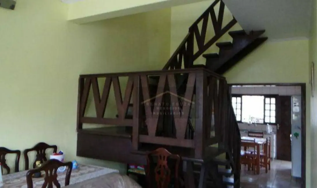 Sobrado com 3 quartos à venda, 360m2 em Peruibe - SP - imagem 9 Foto 9 de Sobrado com 3 quartos à venda, 360m2 em Peruibe - SP