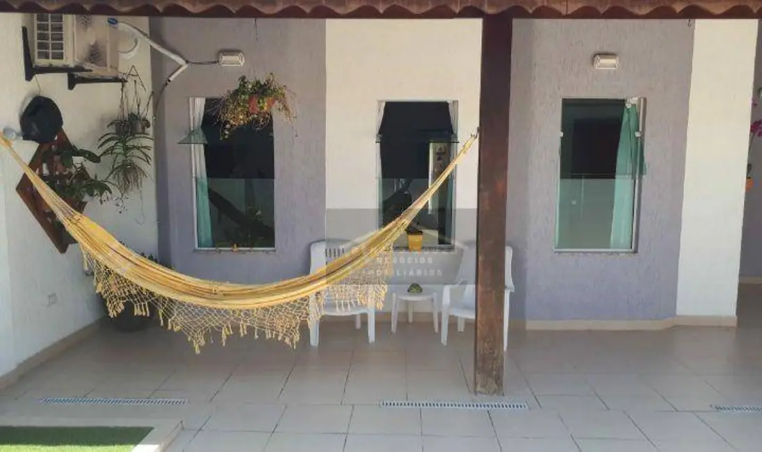 Foto 2 de Casa com 2 quartos à venda, 250m2 em Peruibe - SP