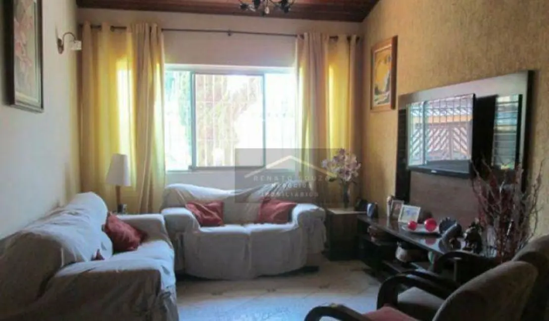 Casa com 3 quartos à venda, 250m2 em Peruibe - SP - imagem 3 Foto 3 de Casa com 3 quartos à venda, 250m2 em Peruibe - SP