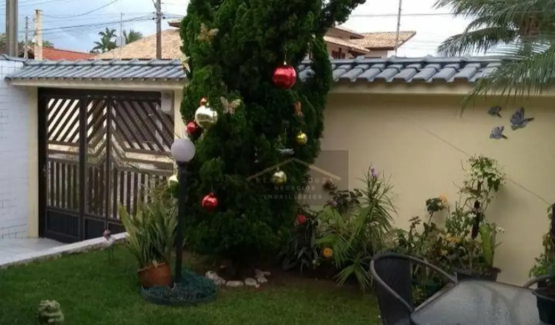 Foto 2 de Casa com 3 quartos à venda, 250m2 em Peruibe - SP