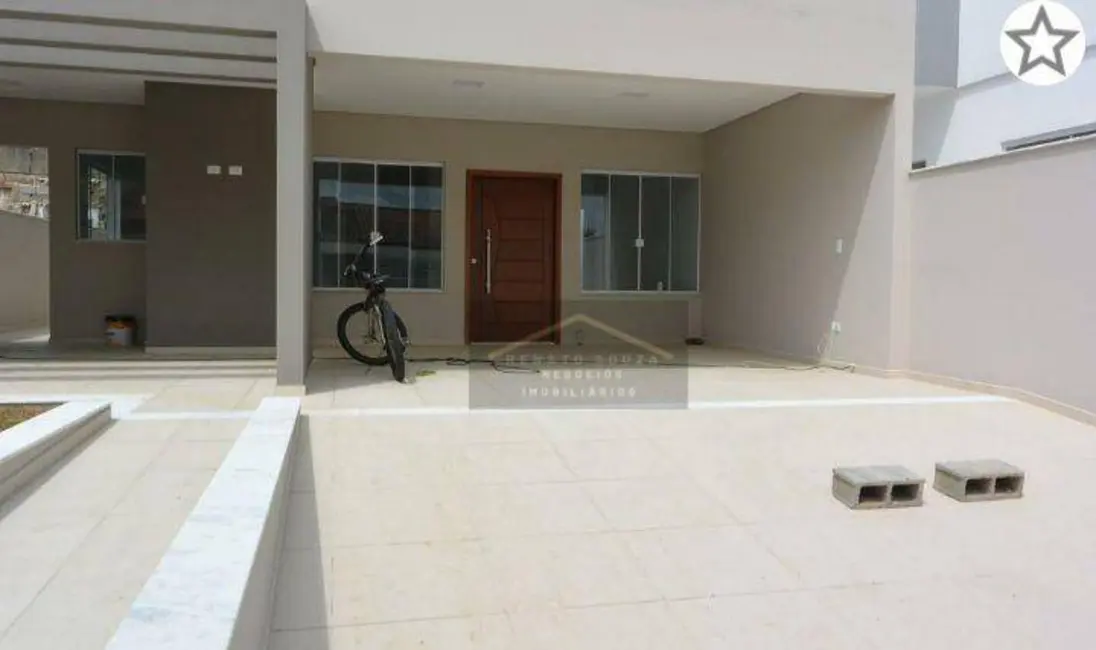 Casa com 3 quartos à venda, 250m2 em Peruibe - SP - imagem 3 Foto 3 de Casa com 3 quartos à venda, 250m2 em Peruibe - SP