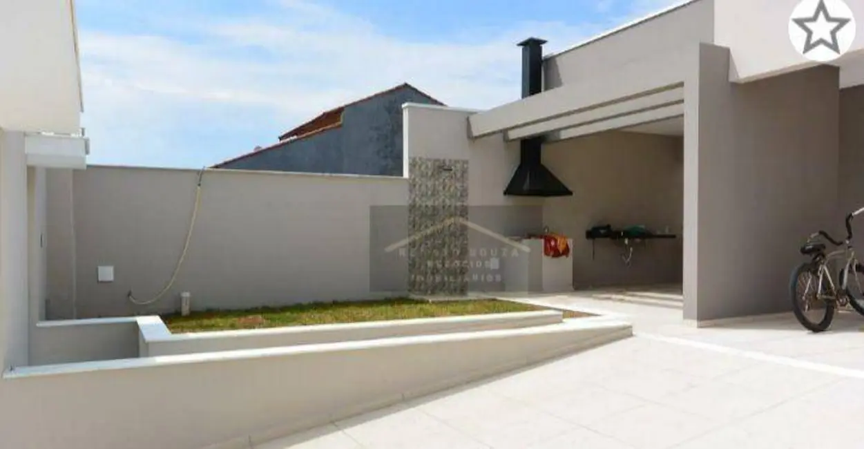 Casa com 3 quartos à venda, 250m2 em Peruibe - SP - imagem 2 Foto 2 de Casa com 3 quartos à venda, 250m2 em Peruibe - SP