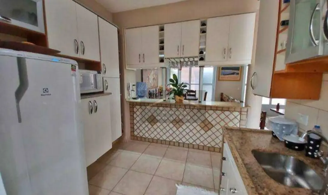 Sobrado com 3 quartos à venda, 99m2 em Peruibe - SP - imagem 9 Foto 9 de Sobrado com 3 quartos à venda, 99m2 em Peruibe - SP