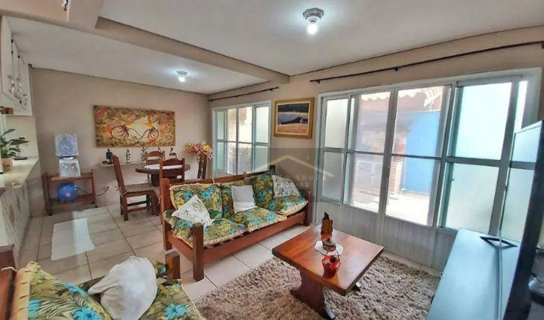 Sobrado com 3 quartos à venda, 99m2 em Peruibe - SP - imagem 6 Foto 6 de Sobrado com 3 quartos à venda, 99m2 em Peruibe - SP