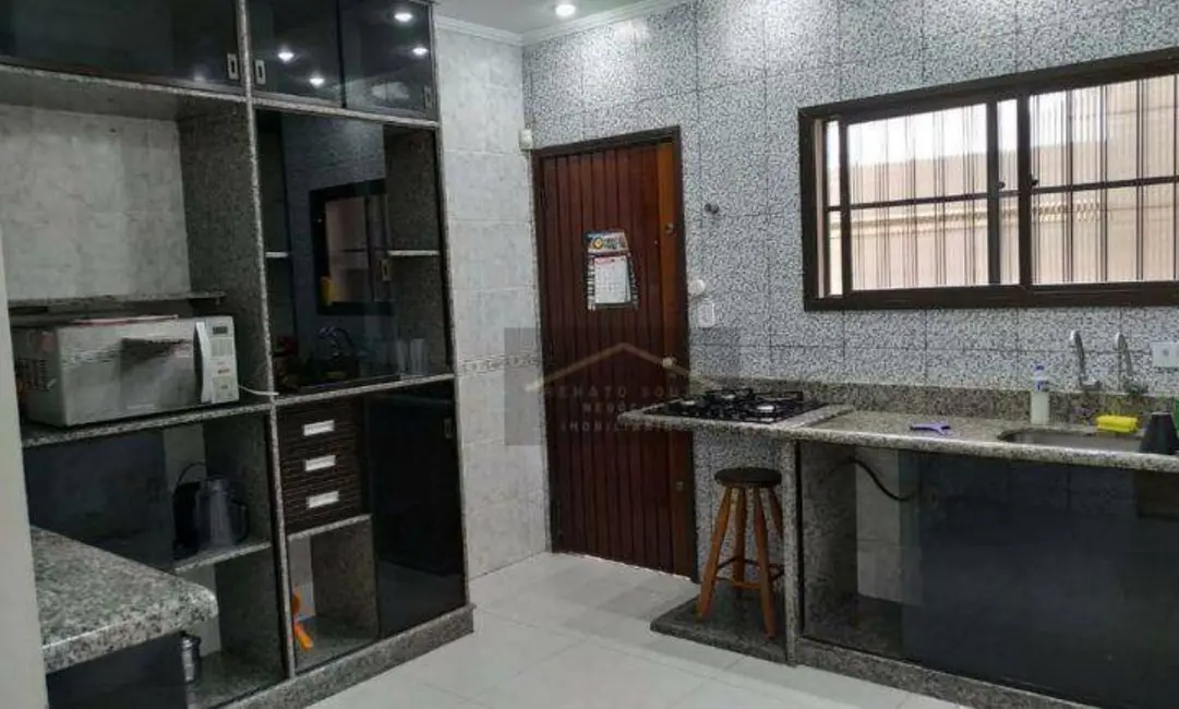 Casa com 3 quartos à venda, 500m2 em Peruibe - SP - imagem 4 Foto 4 de Casa com 3 quartos à venda, 500m2 em Peruibe - SP