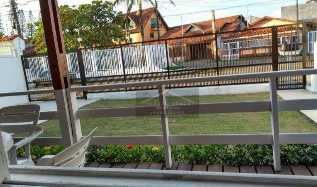 Casa com 5 quartos à venda, 300m2 em Peruibe - SP - imagem 4 Foto 4 de Casa com 5 quartos à venda, 300m2 em Peruibe - SP