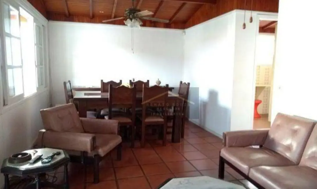 Casa com 5 quartos à venda, 300m2 em Peruibe - SP - imagem 5 Foto 5 de Casa com 5 quartos à venda, 300m2 em Peruibe - SP