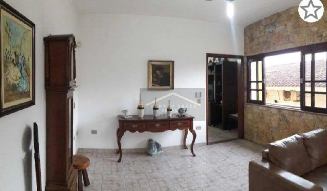 Sobrado com 5 quartos à venda, 420m2 em Peruibe - SP - imagem 6 Foto 6 de Sobrado com 5 quartos à venda, 420m2 em Peruibe - SP