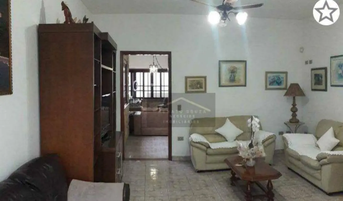 Sobrado com 5 quartos à venda, 420m2 em Peruibe - SP - imagem 9 Foto 9 de Sobrado com 5 quartos à venda, 420m2 em Peruibe - SP