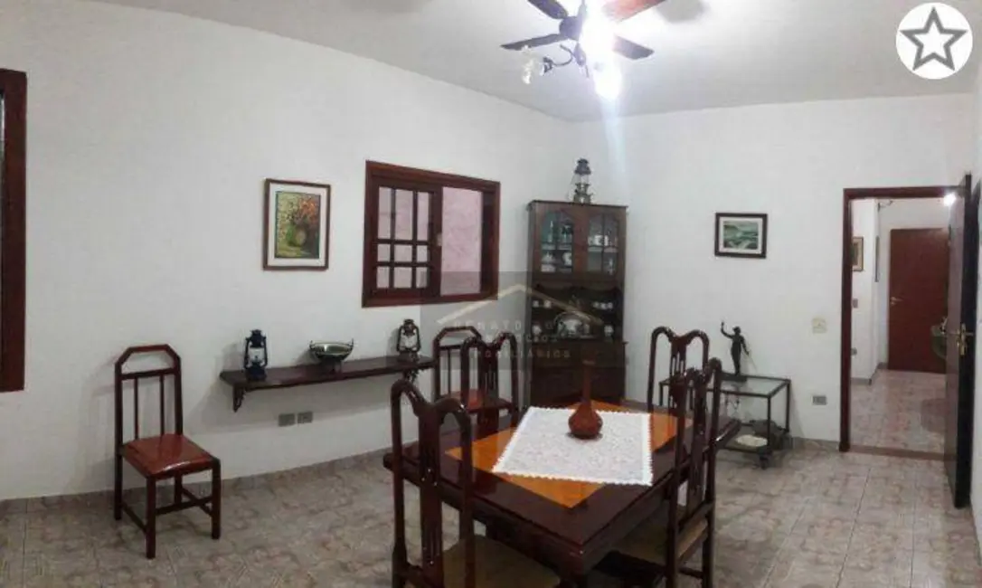 Sobrado com 5 quartos à venda, 420m2 em Peruibe - SP - imagem 7 Foto 7 de Sobrado com 5 quartos à venda, 420m2 em Peruibe - SP