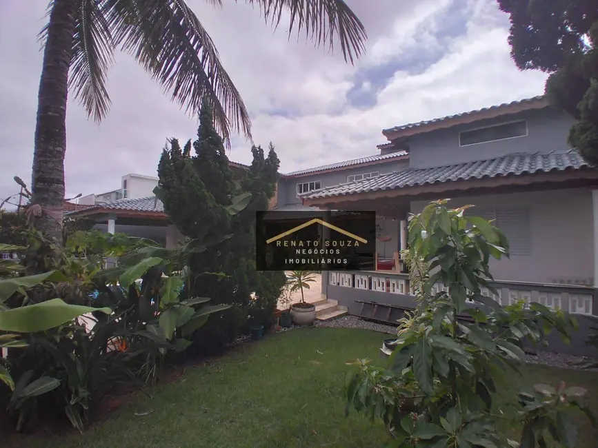 Sobrado com 4 quartos à venda, 500m2 em Peruibe - SP - imagem 8 Foto 8 de Sobrado com 4 quartos à venda, 500m2 em Peruibe - SP