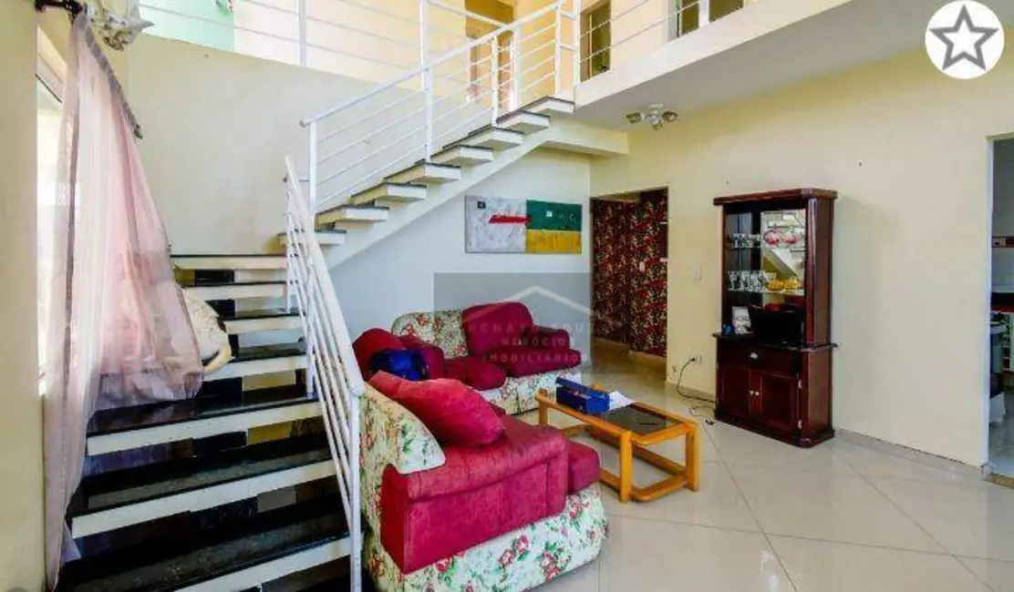 Sobrado com 5 quartos à venda, 413m2 em Peruibe - SP - imagem 5 Foto 5 de Sobrado com 5 quartos à venda, 413m2 em Peruibe - SP