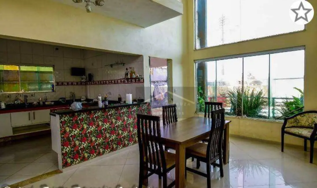 Sobrado com 5 quartos à venda, 413m2 em Peruibe - SP - imagem 4 Foto 4 de Sobrado com 5 quartos à venda, 413m2 em Peruibe - SP