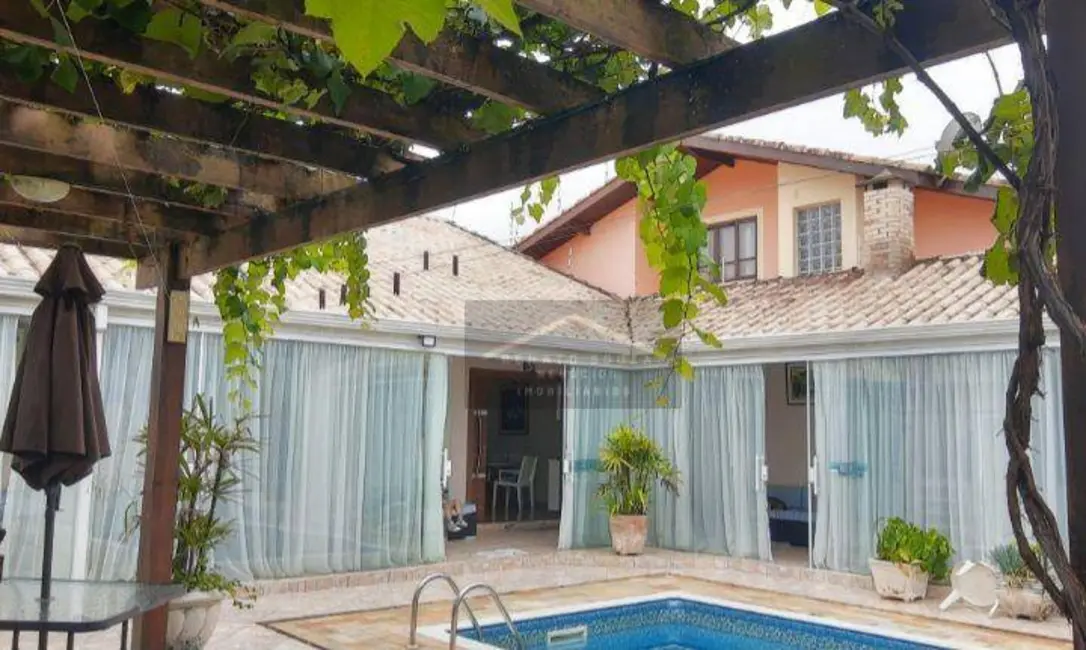 Casa com 3 quartos à venda, 250m2 em Peruibe - SP - imagem 7 Foto 7 de Casa com 3 quartos à venda, 250m2 em Peruibe - SP