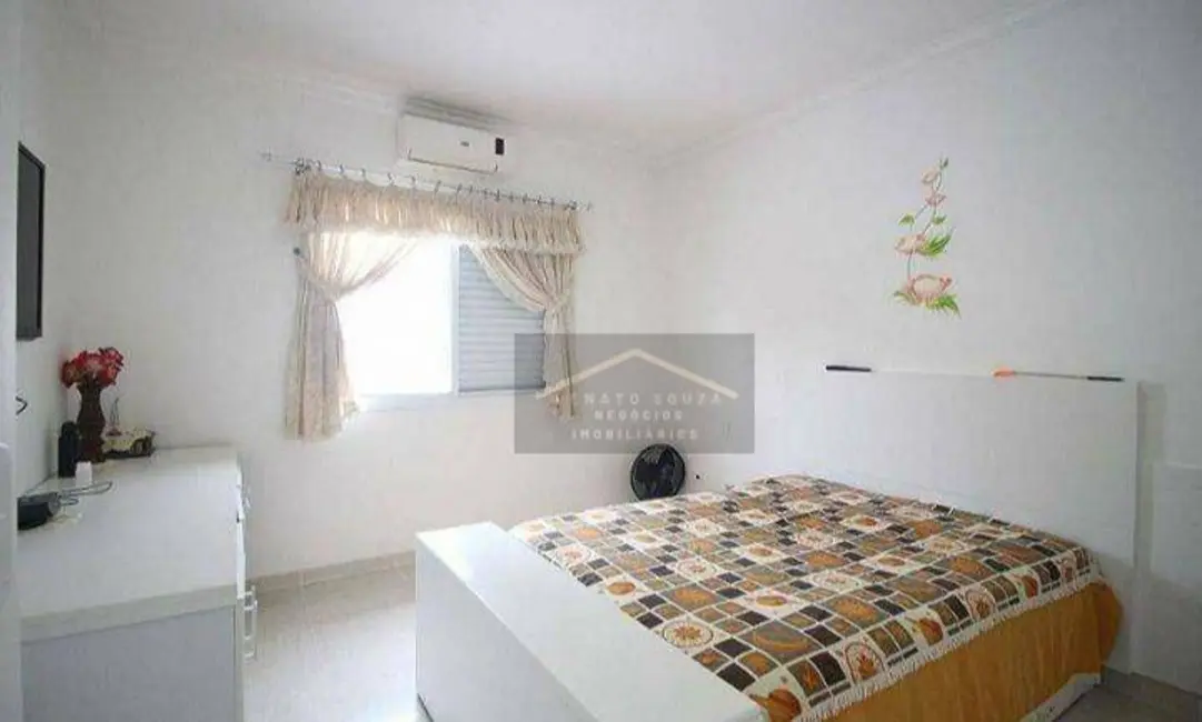 Sobrado com 5 quartos à venda, 250m2 em Peruibe - SP - imagem 8 Foto 8 de Sobrado com 5 quartos à venda, 250m2 em Peruibe - SP