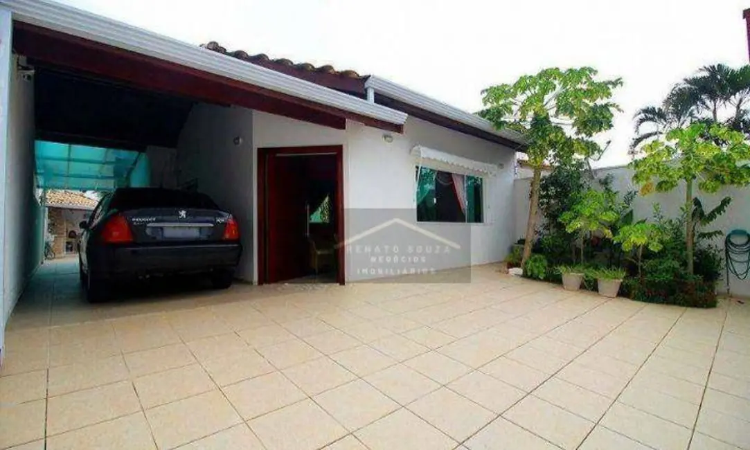 Foto 2 de Sobrado com 5 quartos à venda, 250m2 em Peruibe - SP