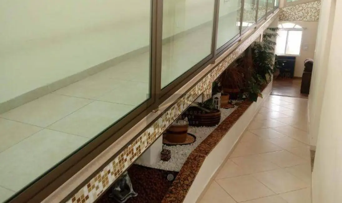 Sobrado com 3 quartos à venda, 328m2 em Peruibe - SP - imagem 8 Foto 8 de Sobrado com 3 quartos à venda, 328m2 em Peruibe - SP