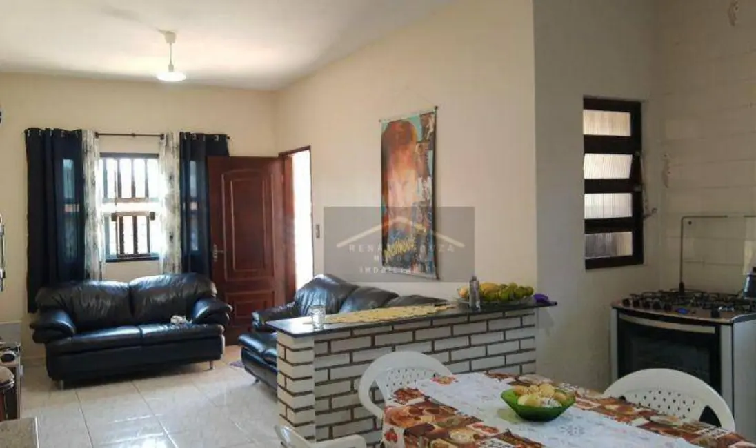 Casa com 2 quartos à venda, 150m2 em Peruibe - SP - imagem 3 Foto 3 de Casa com 2 quartos à venda, 150m2 em Peruibe - SP