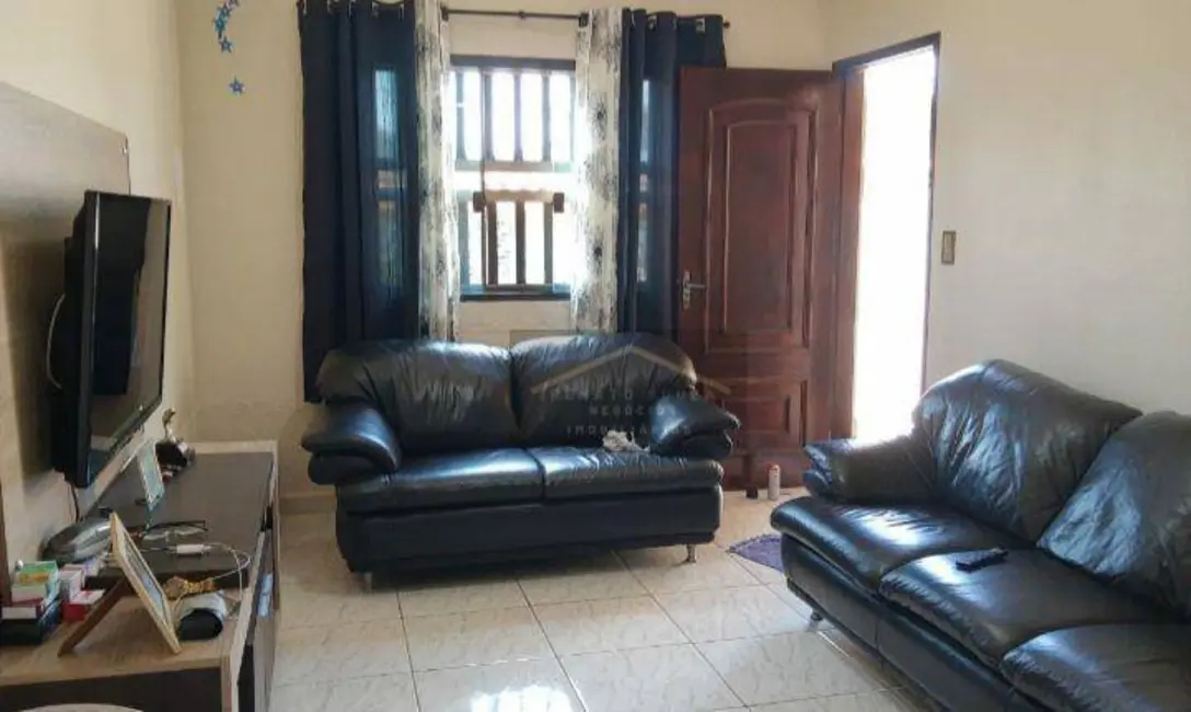 Casa com 2 quartos à venda, 150m2 em Peruibe - SP - imagem 4 Foto 4 de Casa com 2 quartos à venda, 150m2 em Peruibe - SP