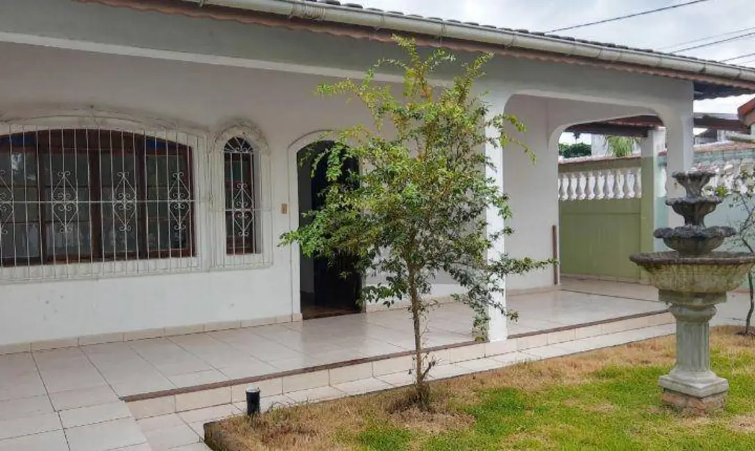 Casa com 3 quartos à venda, 250m2 em Peruibe - SP - imagem 6 Foto 6 de Casa com 3 quartos à venda, 250m2 em Peruibe - SP
