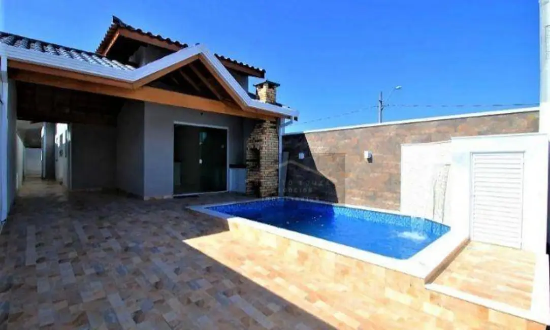 Foto 2 de Casa com 2 quartos à venda, 150m2 em Peruibe - SP