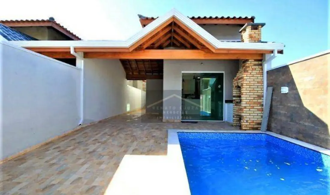 Foto 1 de Casa com 2 quartos à venda, 150m2 em Peruibe - SP