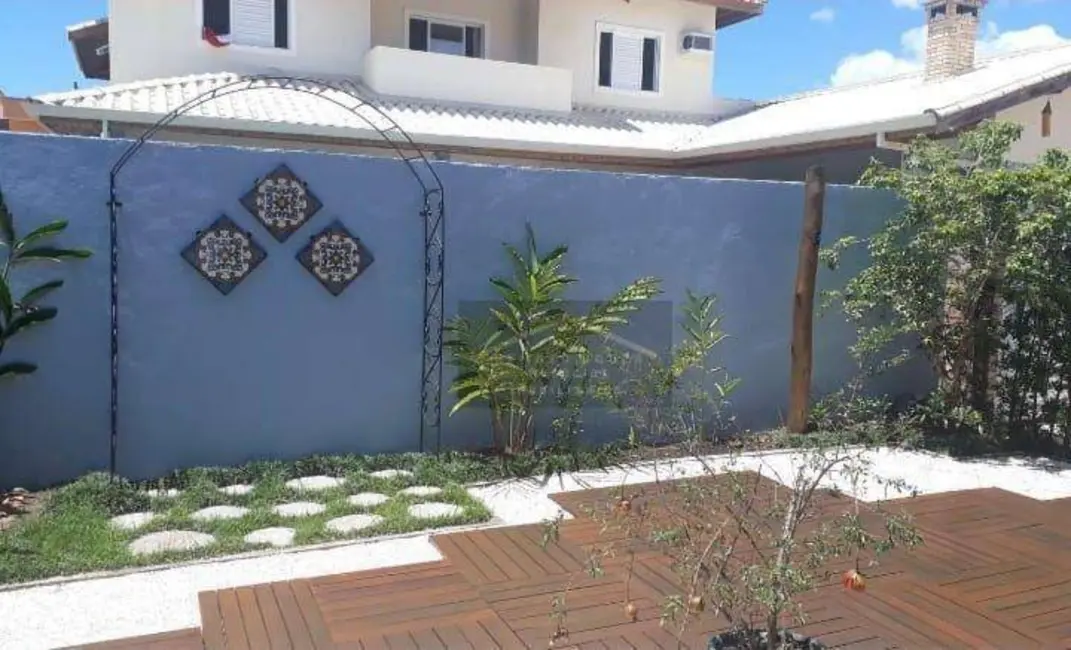 Casa de Condomínio com 3 quartos à venda, 250m2 em Peruibe - SP - imagem 5 Foto 5 de Casa de Condomínio com 3 quartos à venda, 250m2 em Peruibe - SP