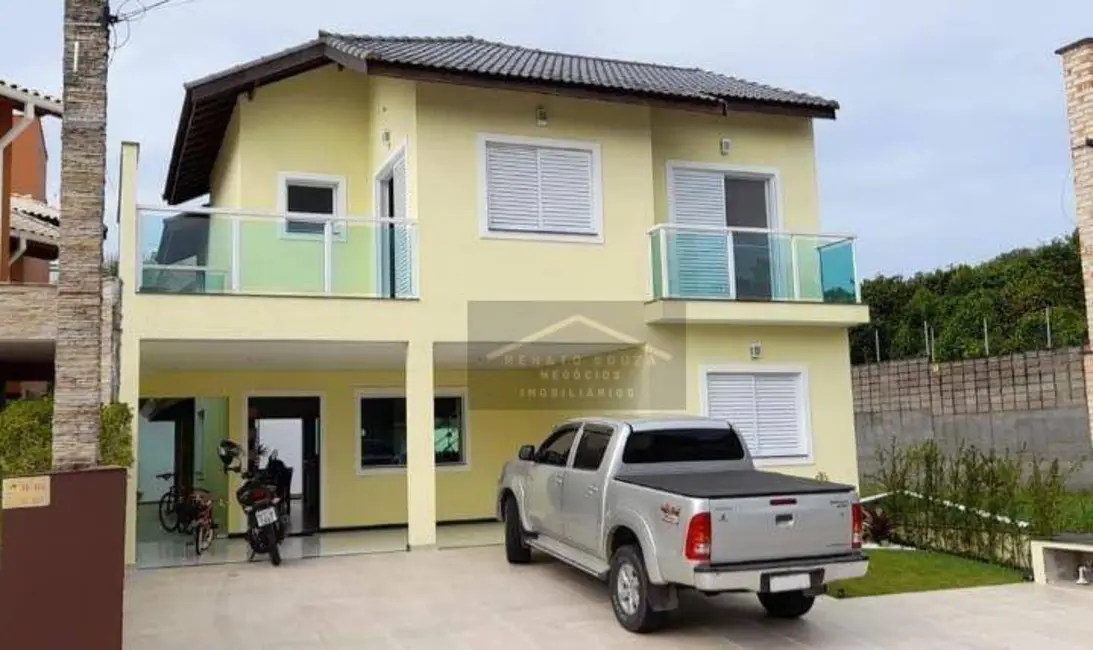 Foto 1 de Casa de Condomínio com 4 quartos à venda, 300m2 em Peruibe - SP