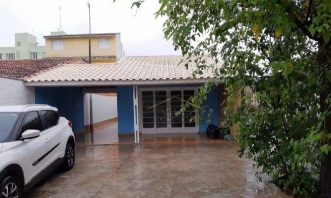 Casa com 3 quartos à venda, 250m2 em Centro, Peruibe - SP - imagem 1 Foto 1 de Casa com 3 quartos à venda, 250m2 em Centro, Peruibe - SP