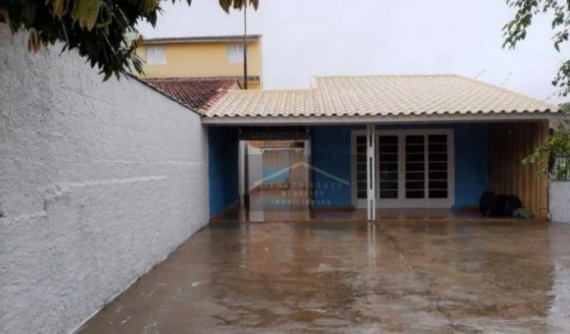 Casa com 3 quartos à venda, 250m2 em Centro, Peruibe - SP - imagem 2 Foto 2 de Casa com 3 quartos à venda, 250m2 em Centro, Peruibe - SP