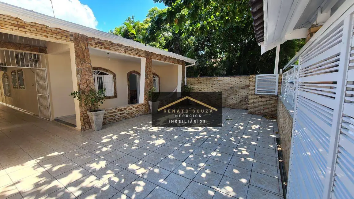 Casa com 4 quartos à venda, 350m2 em Peruibe - SP - imagem 3 Foto 3 de Casa com 4 quartos à venda, 350m2 em Peruibe - SP