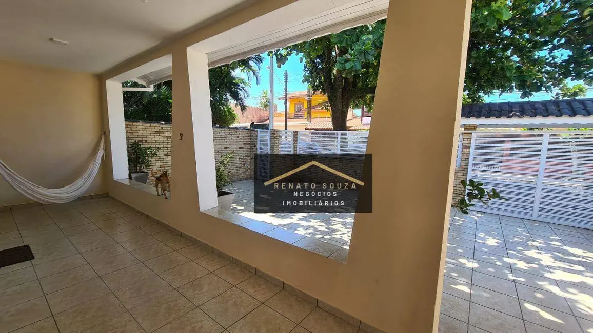 Casa com 4 quartos à venda, 350m2 em Peruibe - SP - imagem 4 Foto 4 de Casa com 4 quartos à venda, 350m2 em Peruibe - SP