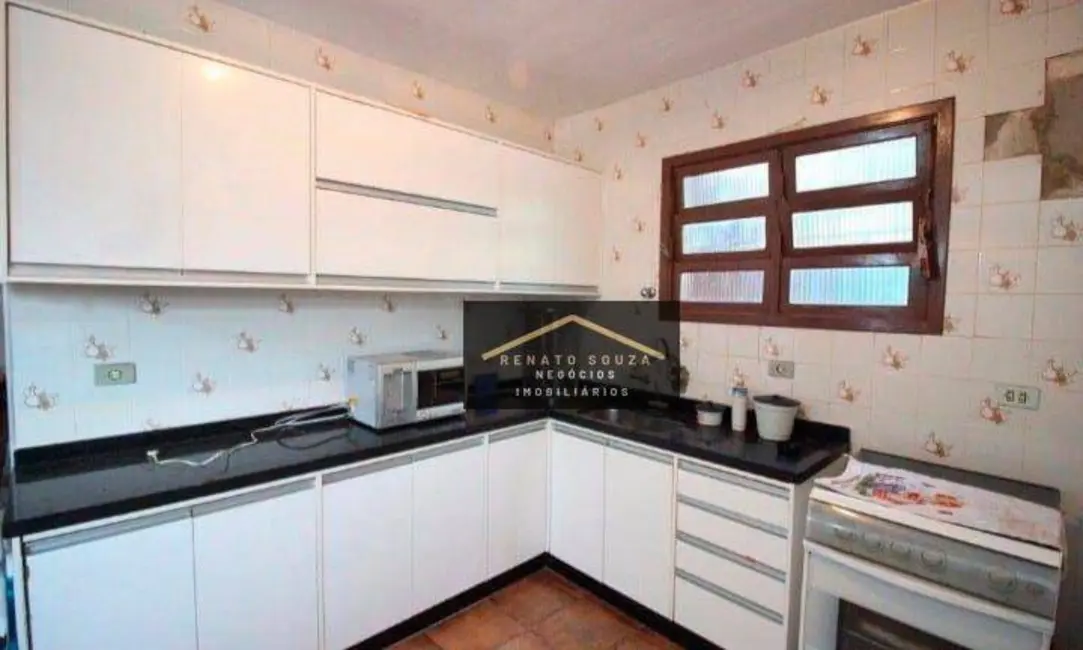 Sobrado com 5 quartos à venda, 250m2 em Peruibe - SP - imagem 8 Foto 8 de Sobrado com 5 quartos à venda, 250m2 em Peruibe - SP