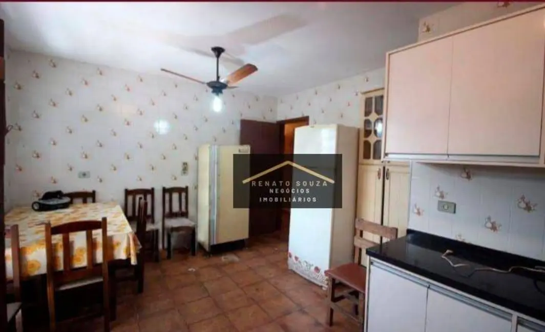 Sobrado com 5 quartos à venda, 250m2 em Peruibe - SP - imagem 9 Foto 9 de Sobrado com 5 quartos à venda, 250m2 em Peruibe - SP