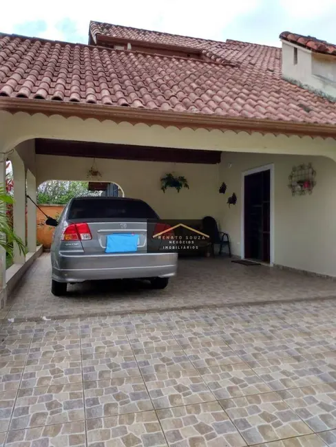 Sobrado com 4 quartos à venda, 337m2 em Peruibe - SP - imagem 3 Foto 3 de Sobrado com 4 quartos à venda, 337m2 em Peruibe - SP